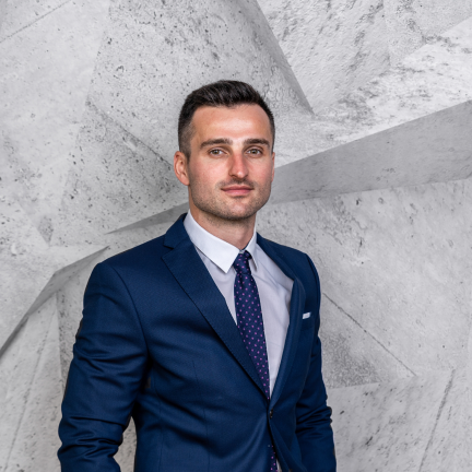 LR303320-Edit LR303320-Edit